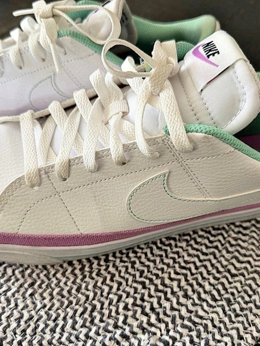 Nike Court Legacy Sneakers in White & Pink US 10